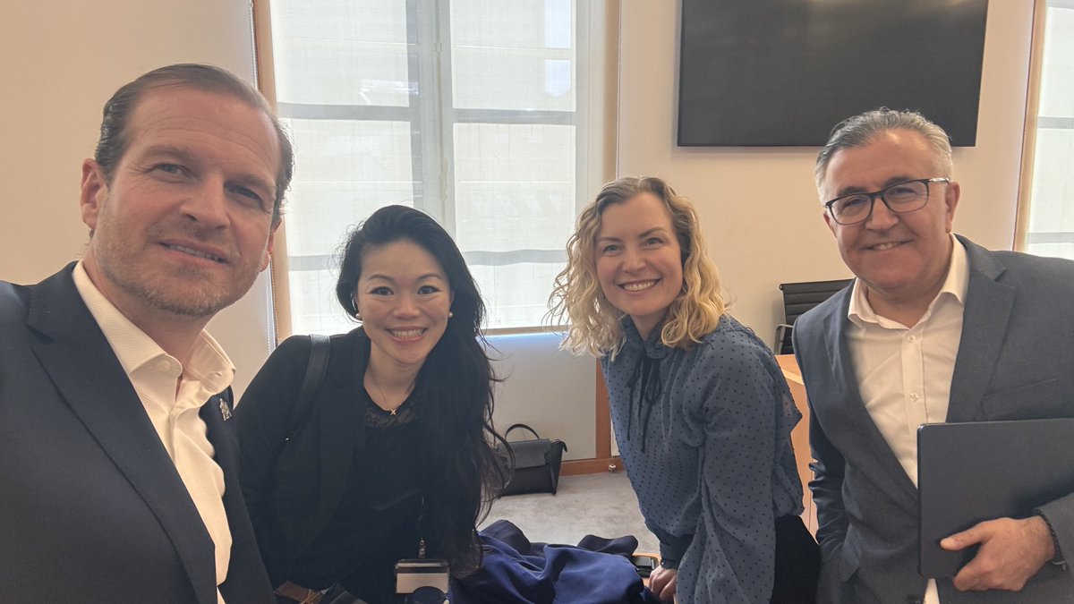 GeoffroyCoomans's tweet photo. Le groupe @MRBruxelles en force ce matin en commission de l'environnement du @parlbruparl, avec notamment @AudreyH67456195, @AngelinaChan et @sadikkoksal, mais aussi bien sûr la présidente de notre commission @aurelieczeka 💙

#MRbe #FierdetreLiberal #Bruxelles #BruGov https://t.co/MFJ8AGsUVt