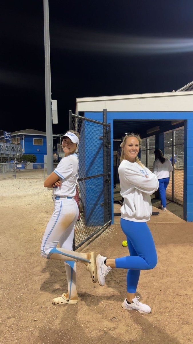squirtyandIKIT's tweet photo. Lucy back in with alumni lyndsie iannaccone class of 2005 @WaterWars2026 https://t.co/kZfF6pYNOA