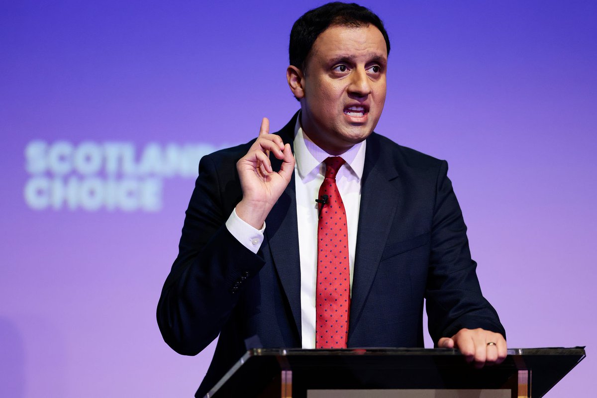 tozdee57's tweet image. Remember #AnasSarwar's £100m to help with the #costoflivingcrisis, which incidentally he doesn't say where it's coming from! Now he's 'vowed' to lift 100,000 children out of poverty! If he gives each child £1000 that's the £100m gone &amp;amp; that doesn't lift them out of poverty! #liar