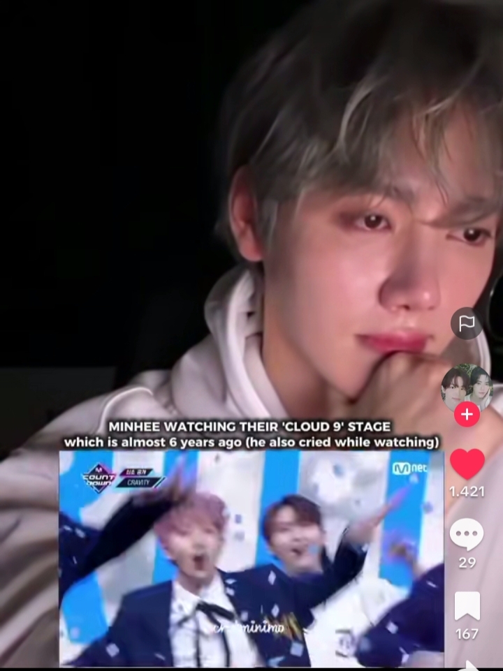 -star ngikutin dia dari PDX, debut X1, debut Cravity, trus liat dia flashback nontonin perform awal Cravity begini sampe nangis jadi ikutan mewek😭
MINHEE TERIMAKASIH SUDAH MENGKEREN SAMPAI SEKARANG<3