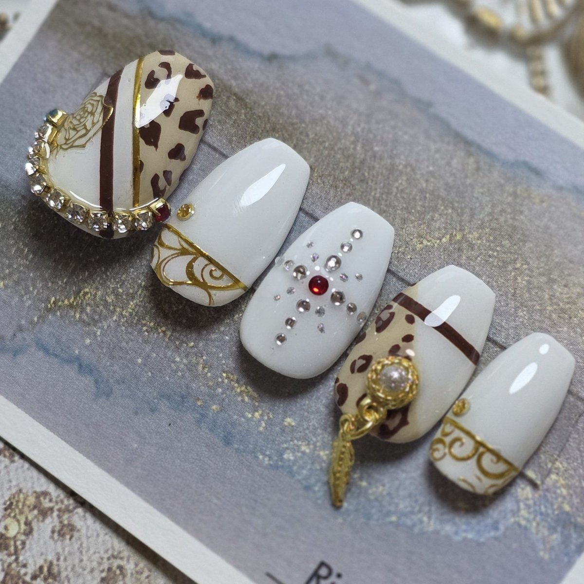 この一匹狼ネイル着けてくれた❤️