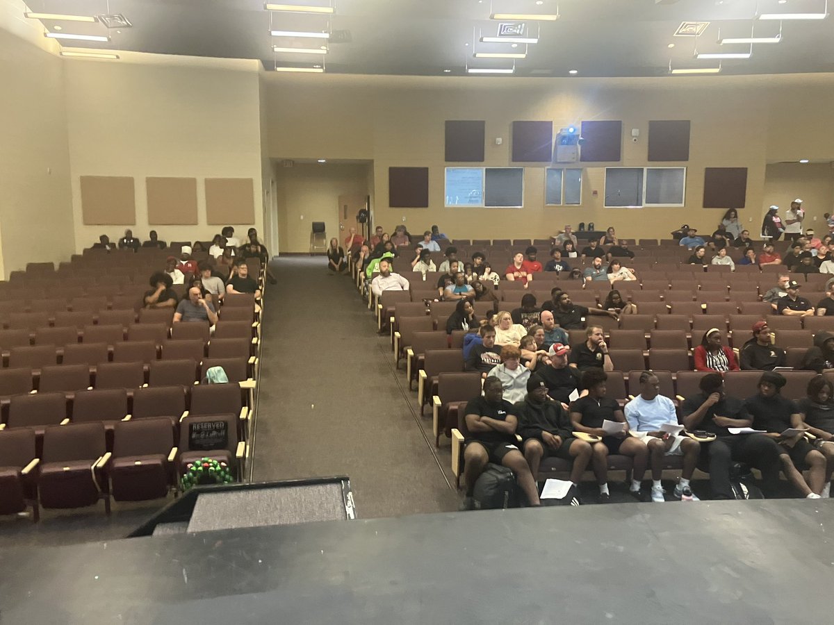 CoachJaredZito's tweet photo. Great turnout for our Spring parent and player meeting last night! 

@CoachHicks20 
@SPauldingHS_ATH https://t.co/FRahzzGpW5