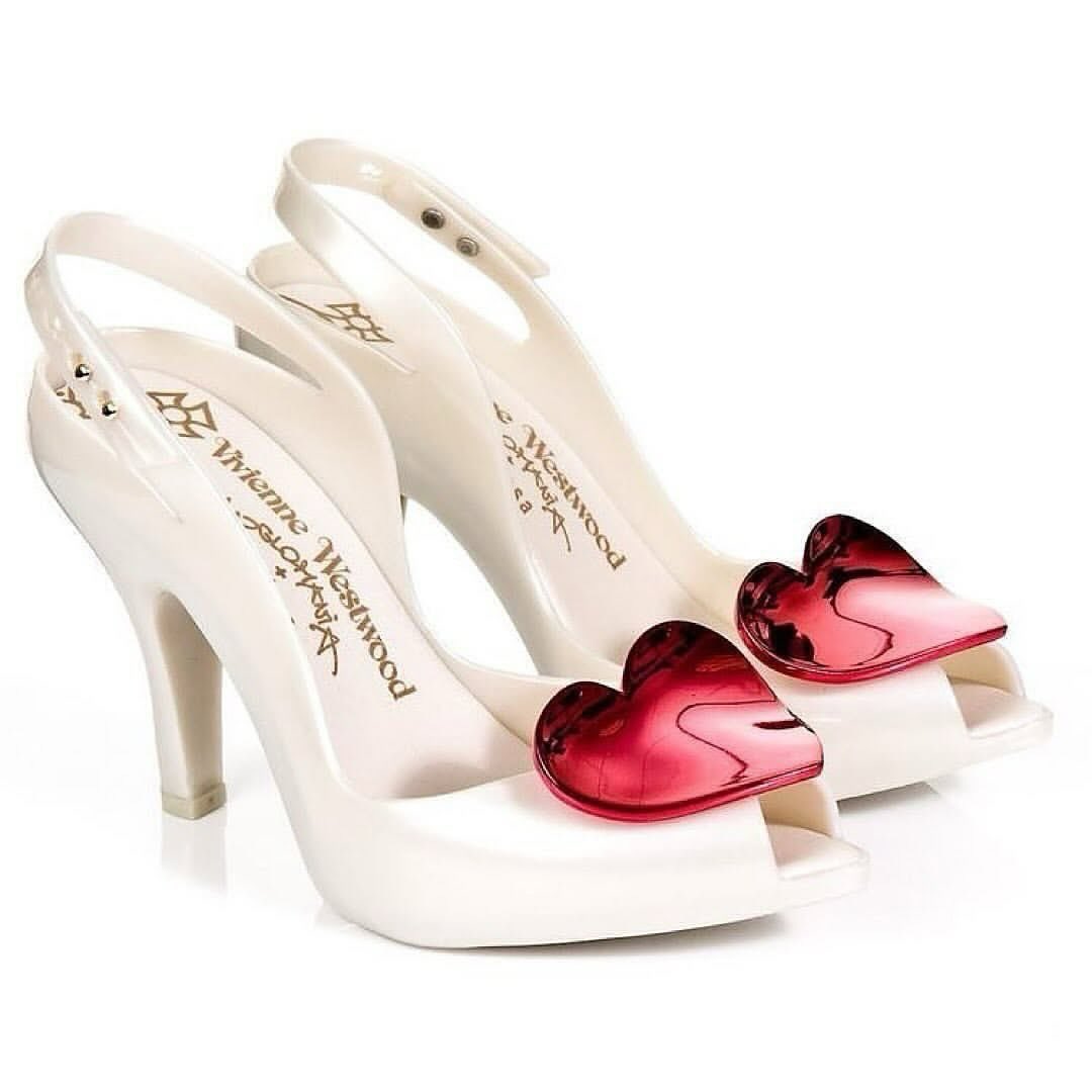 thevwarchives's tweet photo. Cutest shoes ever made 💕 https://t.co/sQr2ZmK77M