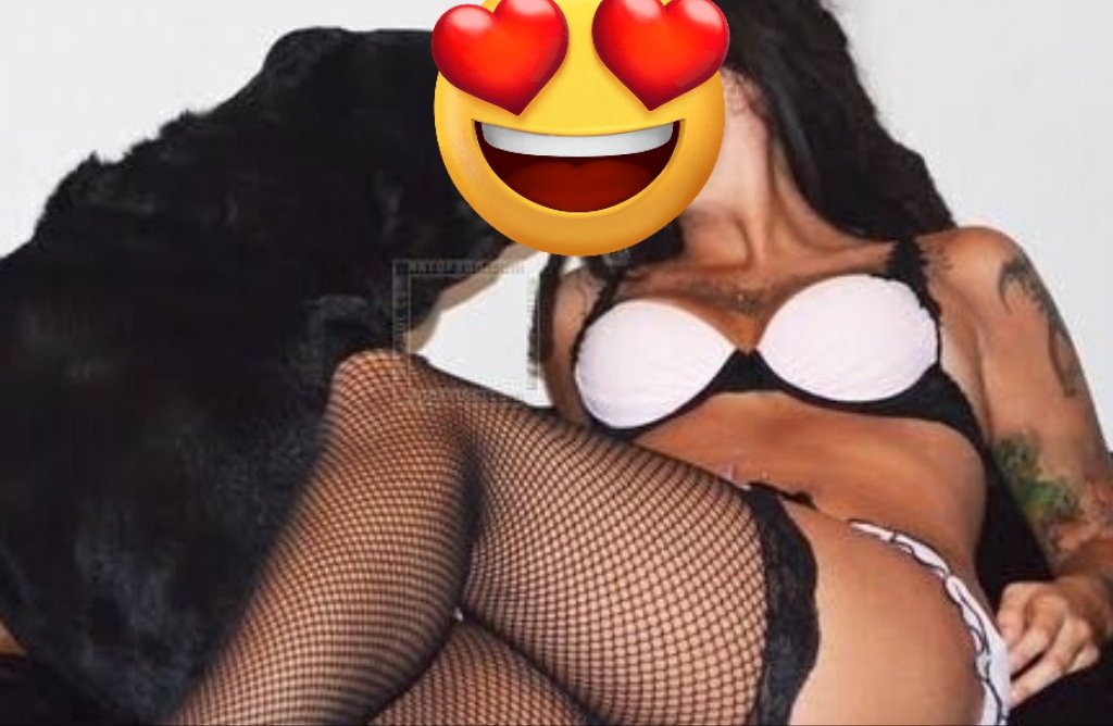 Cannibal cupcake tweet media