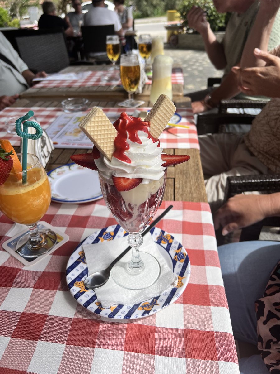 Erdbeerbecher❣️