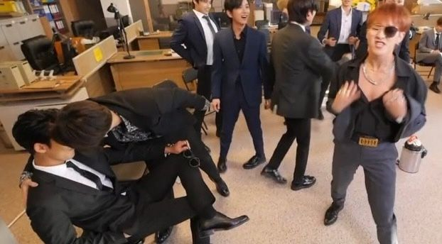 Sugar down bad for Jeonghan tweet media