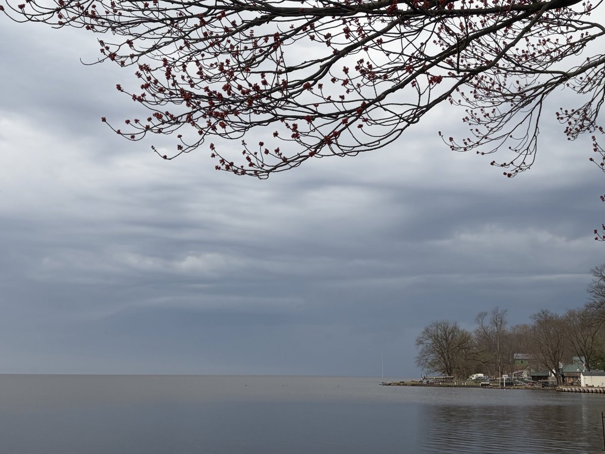 hmlight1's tweet image. Shelf coming at us here in #NorthBay, Oneida Co. on #OneidaLake. #trainedspotter @NWSBinghamton @KateThorntonNC9 @JimTeskeNC9
