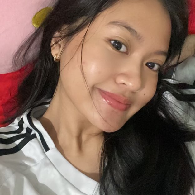 ludictionariz's tweet photo. POV: You choose milk for double cleansing and this is what you got! 🥛✨

Full makeup face           vs          Bare face https://t.co/j85EHQ67MK