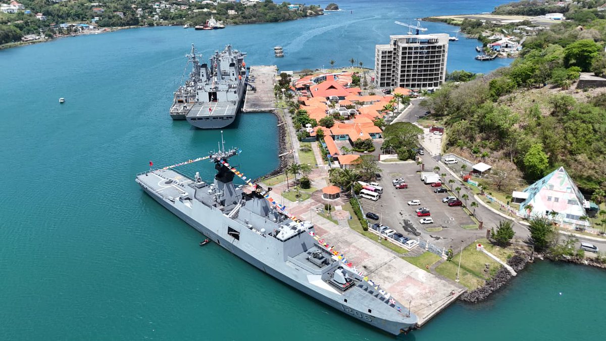 SaintLuciaGov's tweet image. A majestic sight at Pointe Seraphine! 📷📷
Castries harbor was truly transformed as the Republic of China (Taiwan) Navy fleet docked for its Goodwill Visit. 
#SaintLucia #Taiwan #NavyGoodwillVisit #Castries #ROCN #758