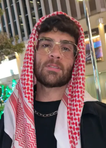 NizNellie3 tweet media