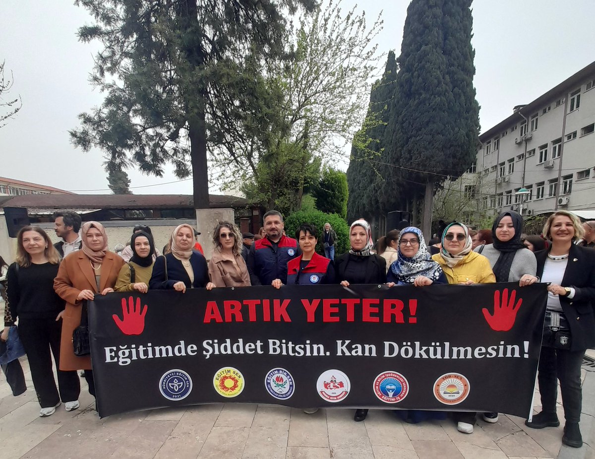 ebsaydin1's tweet photo. 📍 Şanlıurfa / Siverek’te yaşanan okul saldırısına karşı sessiz kalmadık!
Eğitim yuvalarımızda şiddetin hiçbir türünü kabul etmiyoruz. Öğretmenlerimizin, öğrencilerimizin ve eğitim çalışanlarının güvenliği kırmızı çizgimizdir.

#siverek @EgitimBirSen @_aliyalcin_ @fatihefe09 https://t.co/QoMvliI714
