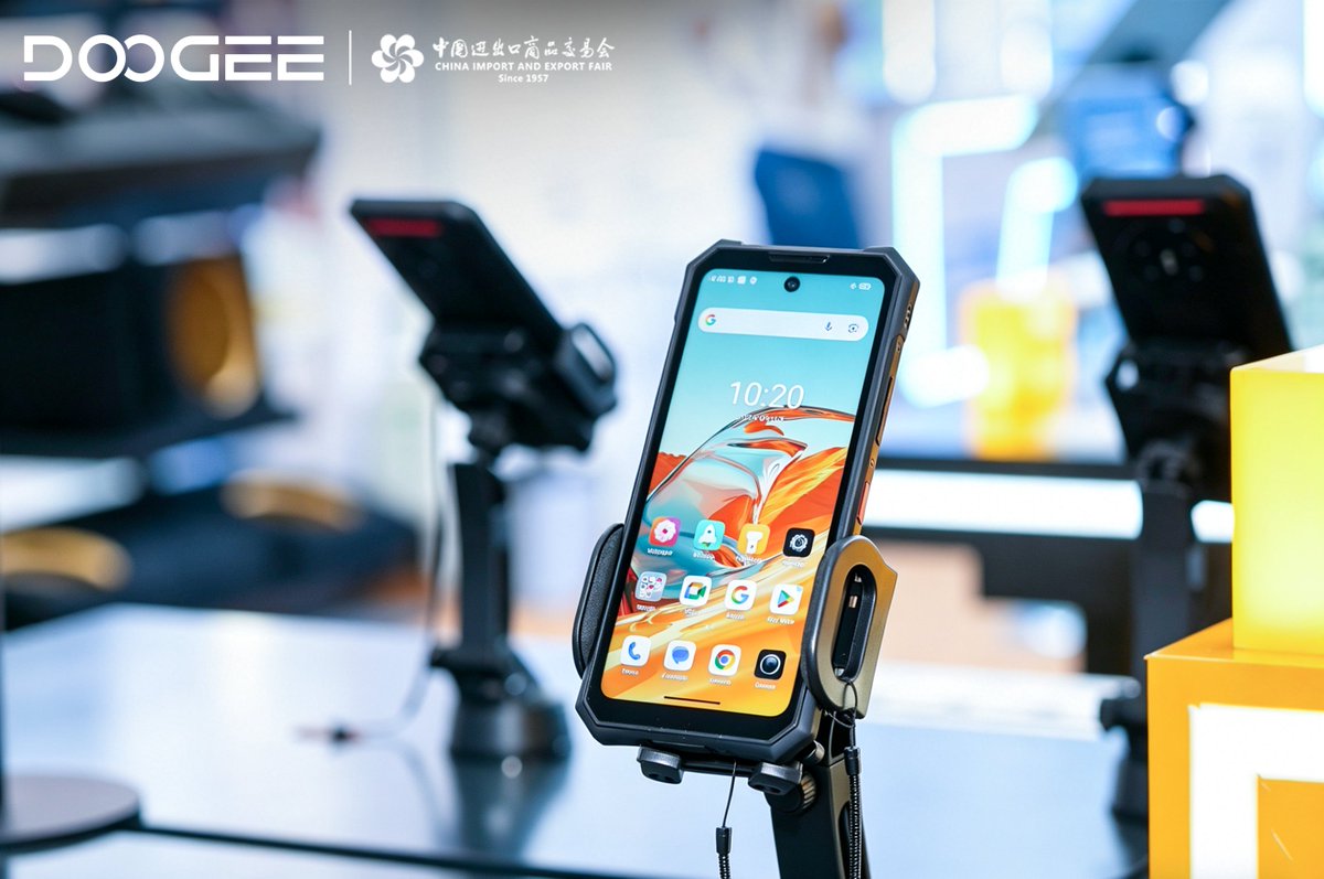 DOOGEE_official's tweet photo. Day 1 and it’s already 🔥🔥🔥
Packed booth
Nonstop demos
Real connections
This is DOOGEE at #CantonFair 😎
#DOOGEE #TechVibes #CantonFair2026 #GadgetLovers #InstaTech #TechShow #LiveEvent #TrendingNow #TechLife https://t.co/S8QzmMnB3l
