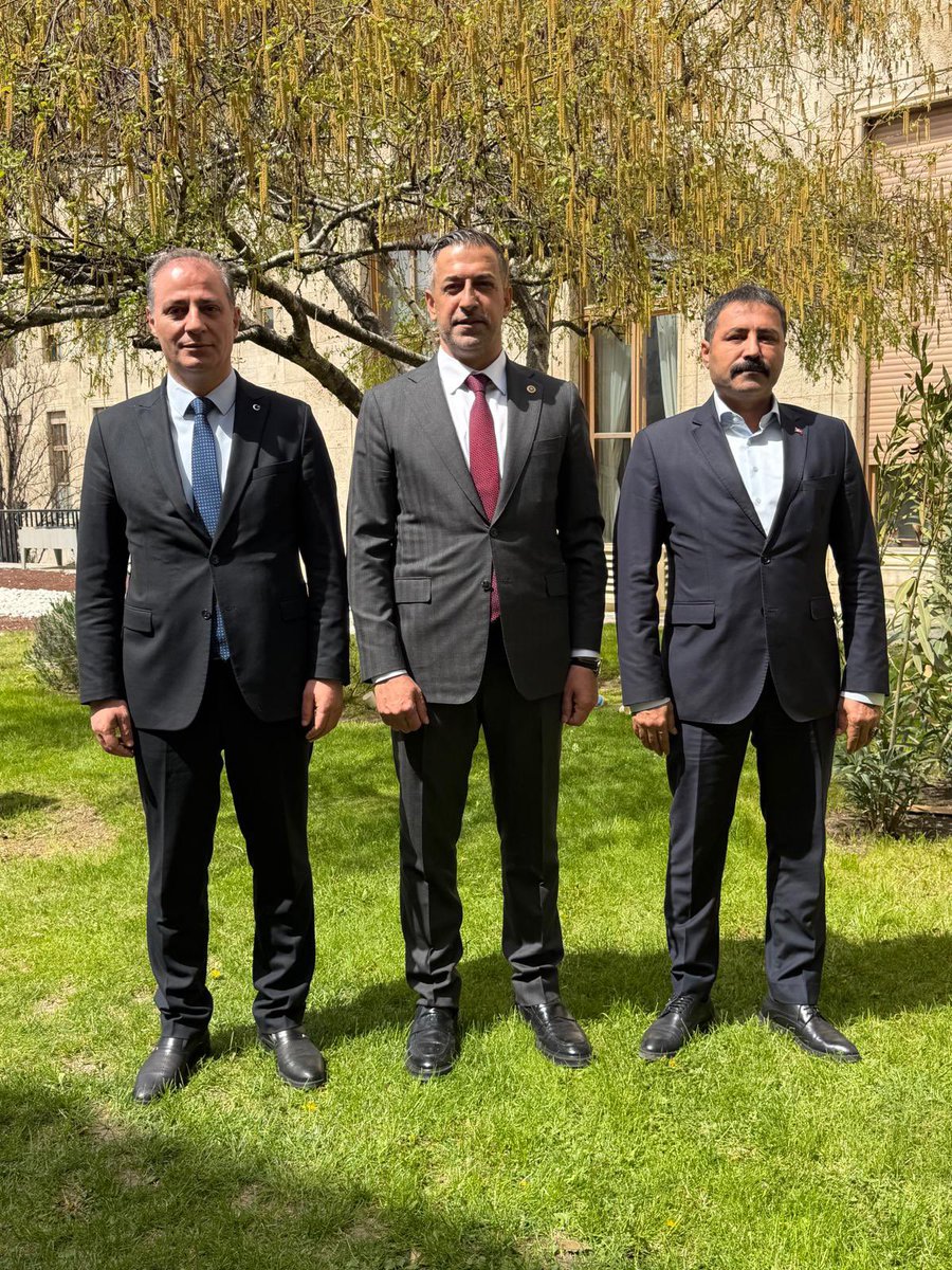 Milletvekilimiz Sayın Semih Işıkver’i ziyaret ederek verimli bir görüşme gerçekleştirdik. Nazik kabulleri, samimi ilgisi ve misafirperverliği için kendilerine teşekkür ediyorum.

Sayın Işıkver’in milletimize hizmet yolundaki kararlı duruşu, çalışkanlığı ve dava bilinci takdire