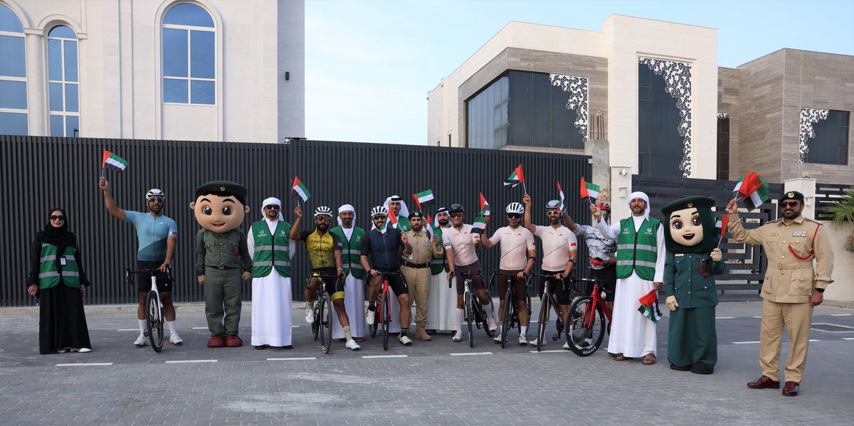 DubaiPoliceHQ's tweet image. #News | Dubai Police Bring UAE Flag Celebrations to Residential Communities.

Details:
dphq.ae/6010kdAu

#ProudOfUAE