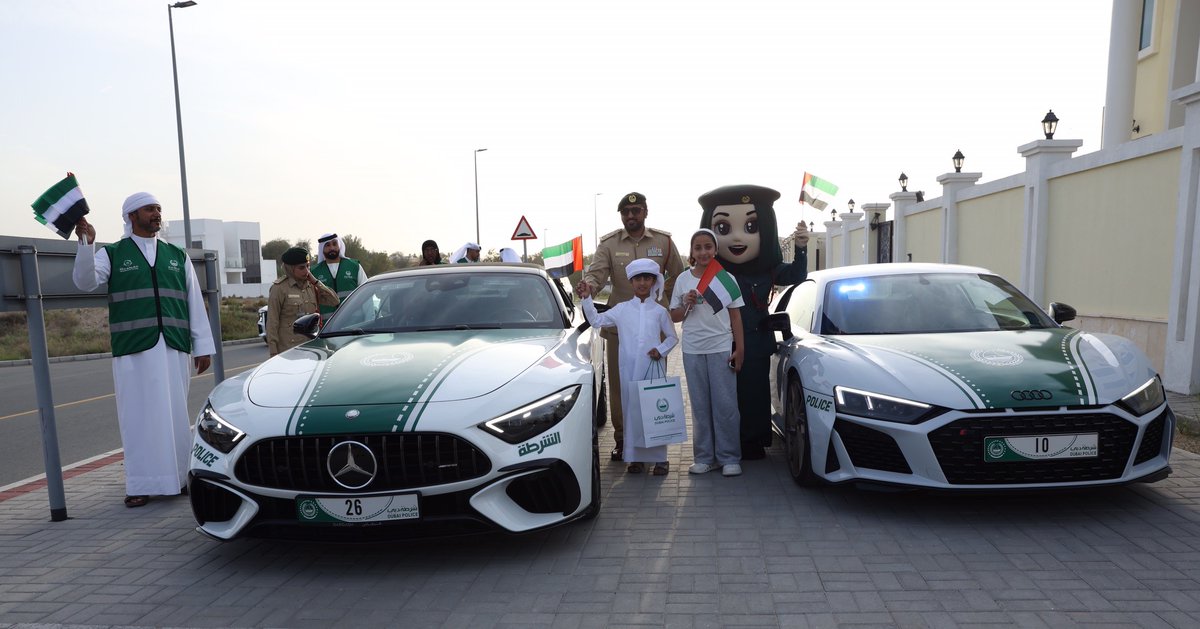 DubaiPoliceHQ's tweet image. #News | Dubai Police Bring UAE Flag Celebrations to Residential Communities.

Details:
dphq.ae/6010kdAu

#ProudOfUAE