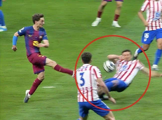 JoseAn257G's tweet photo. @fcbisprime @mundodeportivo @UEFA @ChampionsLeague 
¡ A LA 💩 💩 LA UEFA, MAFIA ! https://t.co/r6AmNxMDyZ