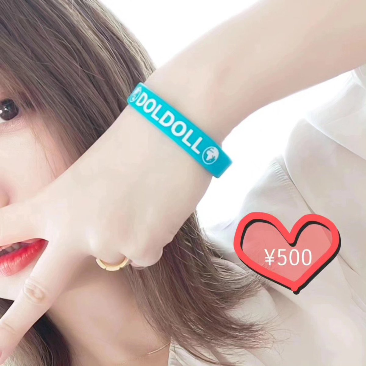 tttinadoll's tweet photo. 世界救う系アイドル🌍⁡DOLDOLL
グッズ紹介‼︎
⁡
⁡⁡⁡Tシャツ （Lサイズ完売）¥2000⁡
⁡ラバーバンド ¥500円
⁡エコバッグ 1500円⁡
⁡CD「DOLDOLLでヨクナイ？」¥600

ドルTシャツ男子も似合います‼︎
着こなしてくれるのありがとう😍⁡
⁡⁡
⁡#DOLDOLL #ドルドール  #世界救う系アイドル https://t.co/OJpqtFz1SS
