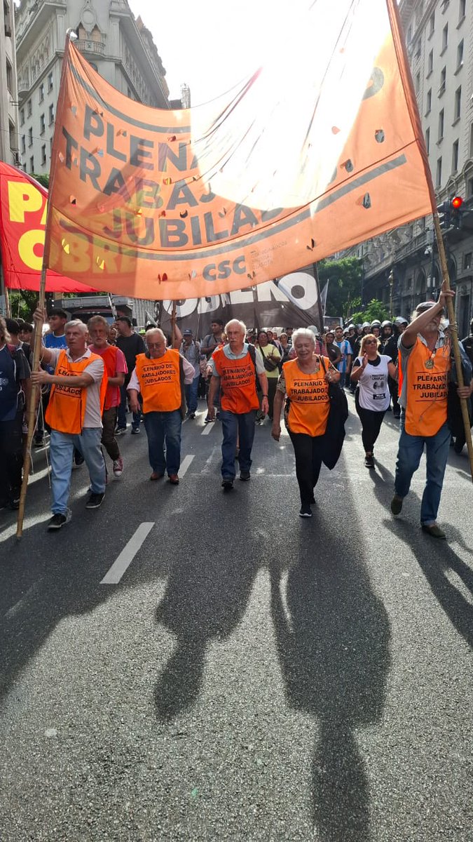 Plenario de Trabajadores Jubilados tweet media