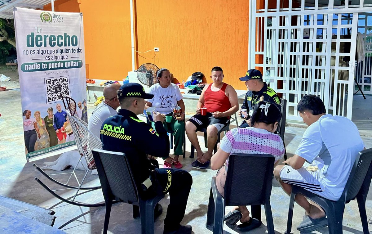 PoliciaDEMAM's tweet photo. #DEMAM | ☕️
En la comuna 3 de #Barrancabermeja, lideramos la estrategia “Con un Café, Hablemos de Derechos Humanos”, un espacio de articulación con líderes y lideresas comunales.
Reafirmamos nuestro compromiso con la protección y acompañamiento en el Magdalena Medio #Dignidad https://t.co/uFfP1zehn3