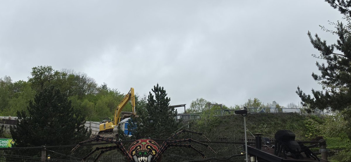 Theme Park Callum tweet media