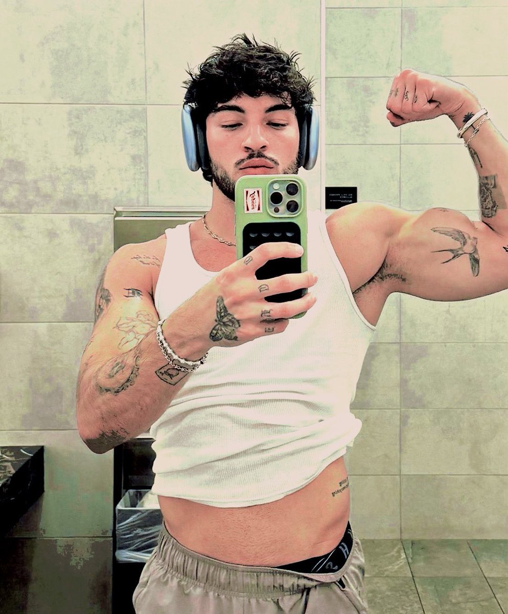 ๐๐ฆ๐๐ซ๐ขโฆ โธป tweet media