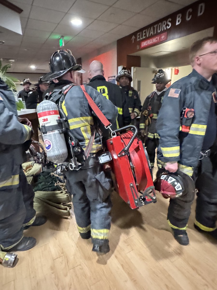 Boston Fire Dept. tweet media