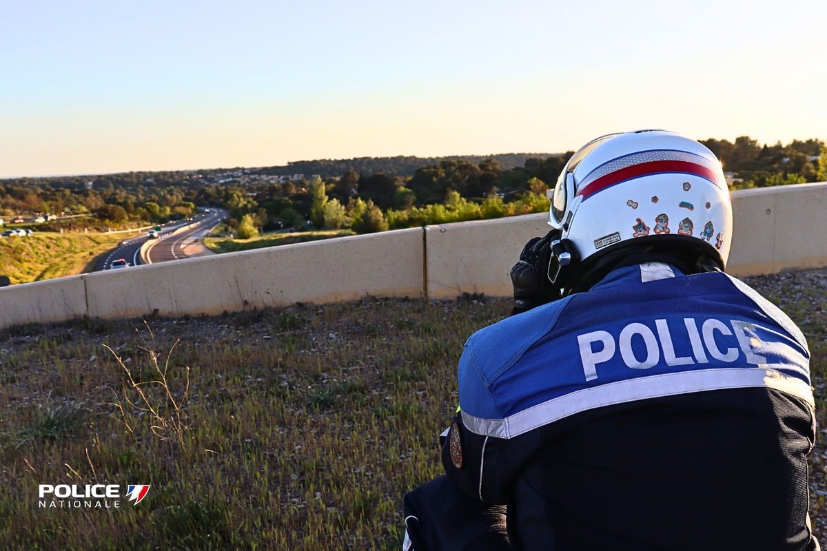 PoliceNat30's tweet image. CONTRÔLES ROUTIERS I 70 policiers mobilisés sur les axes accidentogènes à #Nîmes, #Alès et #Bagnols.

➡️79 infractions sur 285 véhicules.

➡️Délits de grande vitesse : 

- 150 km/h au lieu de 70 (Nîmes) 
- 119 km/h au lieu de 50 (Alès)
 
➡️ Permis retirés &amp;amp; véhicules saisis.