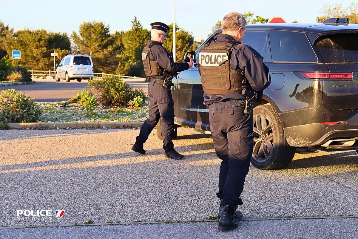 PoliceNat30's tweet image. CONTRÔLES ROUTIERS I 70 policiers mobilisés sur les axes accidentogènes à #Nîmes, #Alès et #Bagnols.

➡️79 infractions sur 285 véhicules.

➡️Délits de grande vitesse : 

- 150 km/h au lieu de 70 (Nîmes) 
- 119 km/h au lieu de 50 (Alès)
 
➡️ Permis retirés &amp;amp; véhicules saisis.