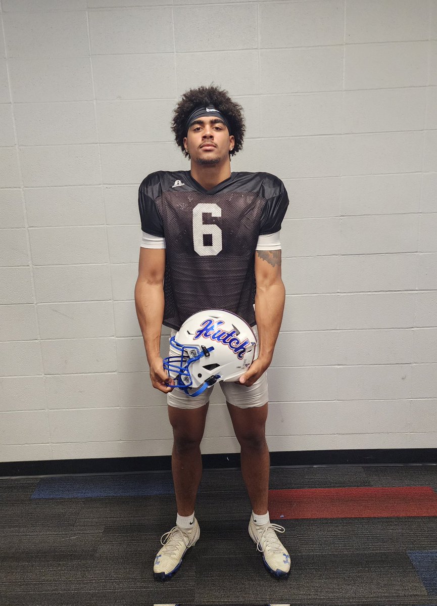 Bravin_1's tweet image. 🚨4.0 GPA🚨
6'4
225
Dual-Threat QB🦾🏃🏾‍♂️
@CoachDrewDallas @BlueDragonsFB @JUCOFFrenzy #BDE #GETATME