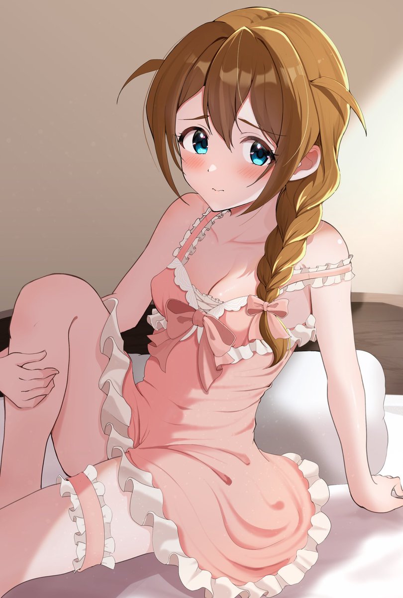 「…さっきから少し見つめすぎじゃないかしら…」