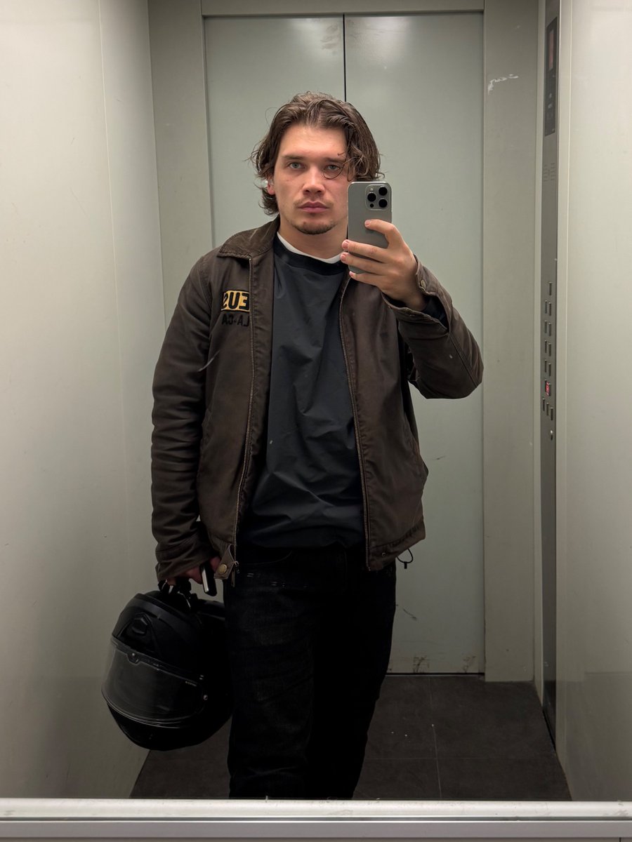 безработный tweet media