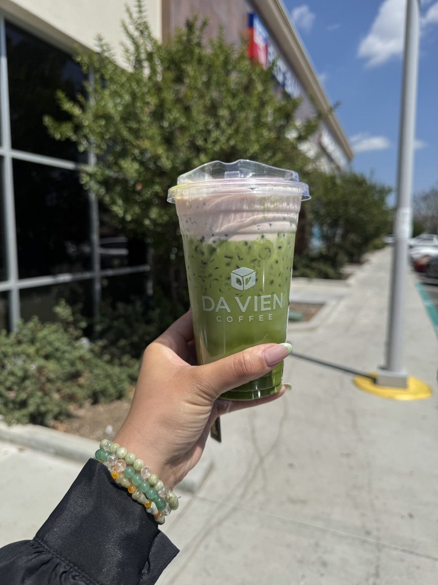 🍓🍵  &amp; it matches my nails perfectly