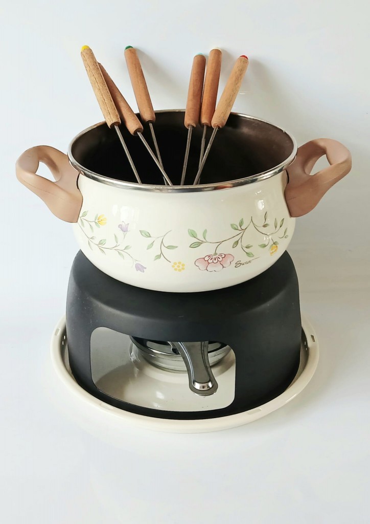 nivagcrockery's tweet image. Swan Summer Chintz
Non-Stick #Fondue Set
perfect for any #cheese lover 
nivagcrockery.co.uk/p/5700