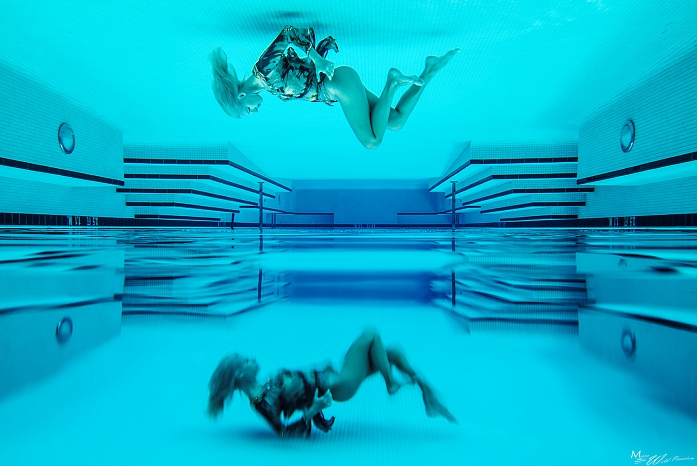 artlimitednet's tweet image. Empty Spaces by Marc Lamey artlimited.net/17356
#swimming #colours #photographylover #model #fineart #photographyislife #woman #femme #female #sousmarin #color #photography #underwater #colors #pool #people #digital