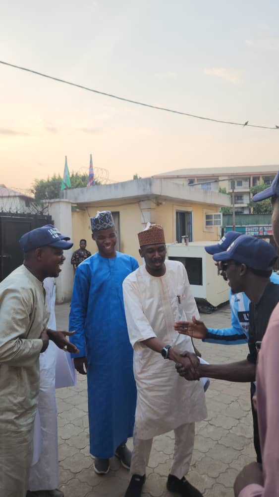 MKaramma's tweet photo. Preparation and display of banners and posters purposefully made for the convention, presented to our National Chairman (NEC) Aji Kolo Ali Gujja , Engr Satomi Ahmed (BoT) and Engr. Adam Babe ( BoT) before marching to Eagle Square 

10m Votes For BAT/KSM 
KSM Second Term As VP.... https://t.co/eqWSkaxtkm