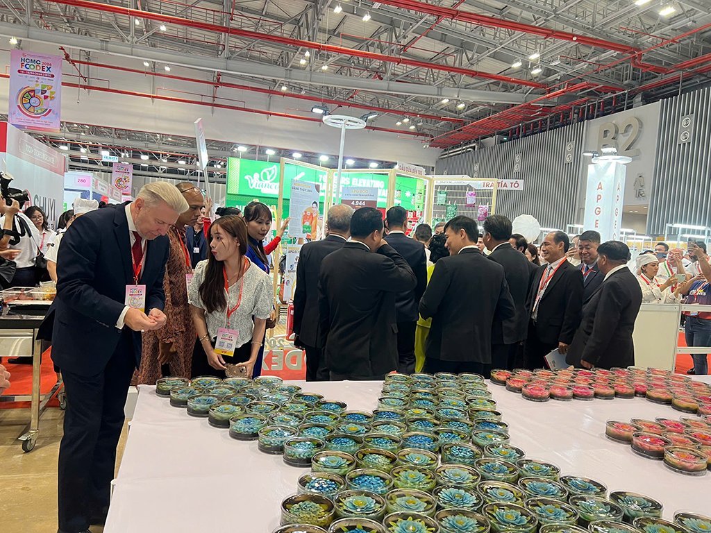 Belarus 🇧🇾 in Ho Chi Minh City tweet media
