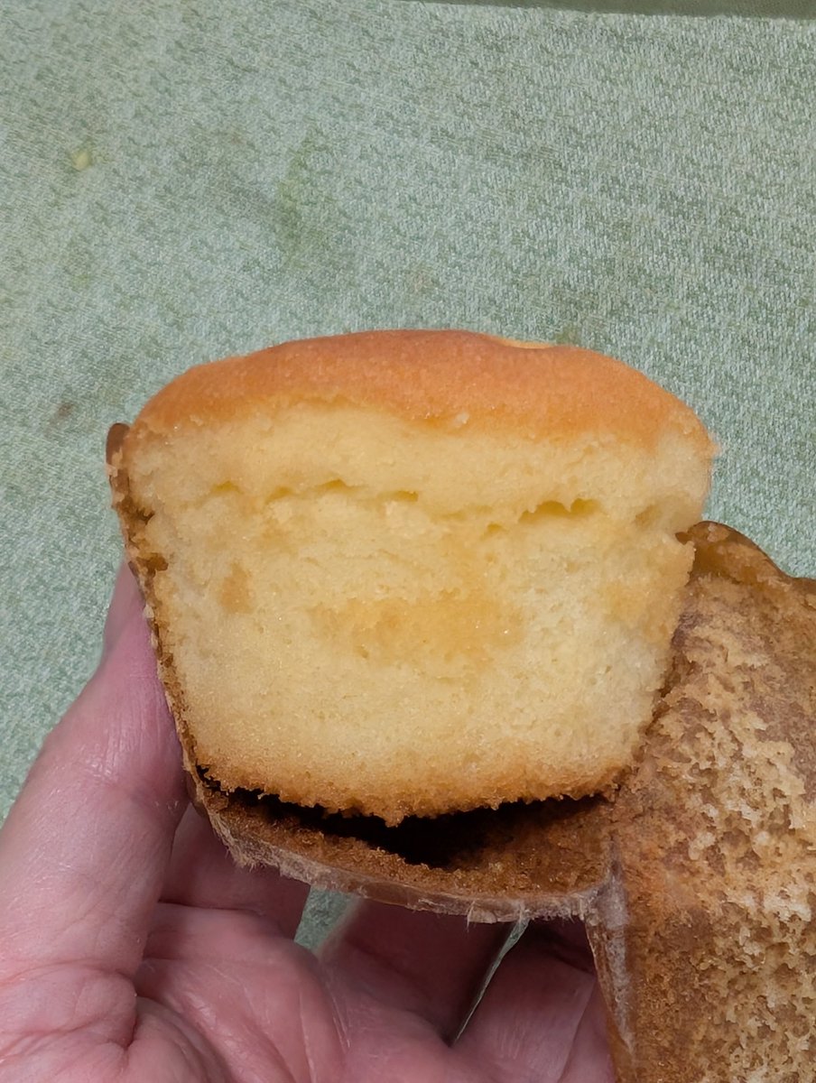silverbergnesia's tweet image. Muffin pisang🍌
バナナマフィン🍌
 #日本 #Japan #Jepang #orangjepang #bahasaJepang #bahasaIndonesia