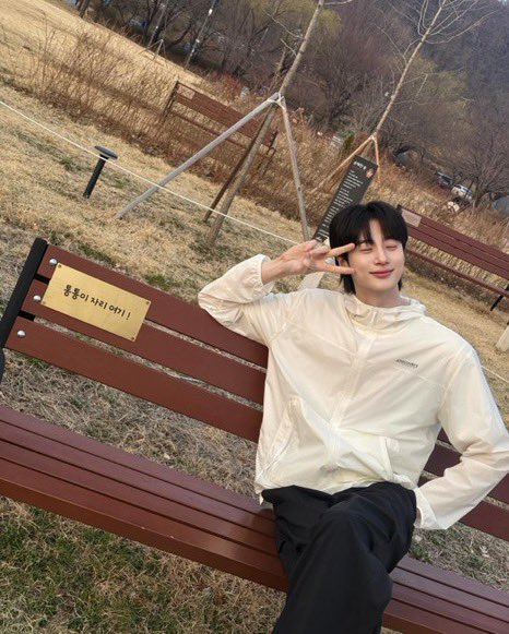 업지원 tweet media