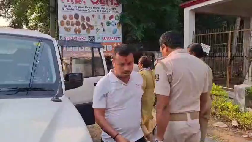 otvkhabar's tweet image. #ବାଂଲାଦେଶୀ_ଯୁବତୀ_ଅଟକ
-ବାଲେଶ୍ଵର ସହଦେଵ ଖୁଣ୍ଟା ପୋଲିସ ଦ୍ୱାରା ବାଂଲାଦେଶୀ ଯୁବତୀ ଅଟକ
-ବାଲେଶ୍ଵରରେ ରହି ସେକ୍ସ ରାକେଟ୍ ଚଳାଇଥିବା ଅଭିଯୋଗ
-ନିଜକୁ ବସ୍ତା ଅଞ୍ଚଳର ଯୁବତୀ ଦର୍ଶାଇ ଫେକ୍ ଆଧାର କାର୍ଡ ହାତେଇଥିଲା
-ନାରୀ ସଂଘ ସଭାପତି ଏହି  ଯୁବତୀଙ୍କ ନାମରେ ଅଭିଯୋଗ କରିଥିଲା
#Balasore #SahadevKhunta #Bangladeshi #Migrant