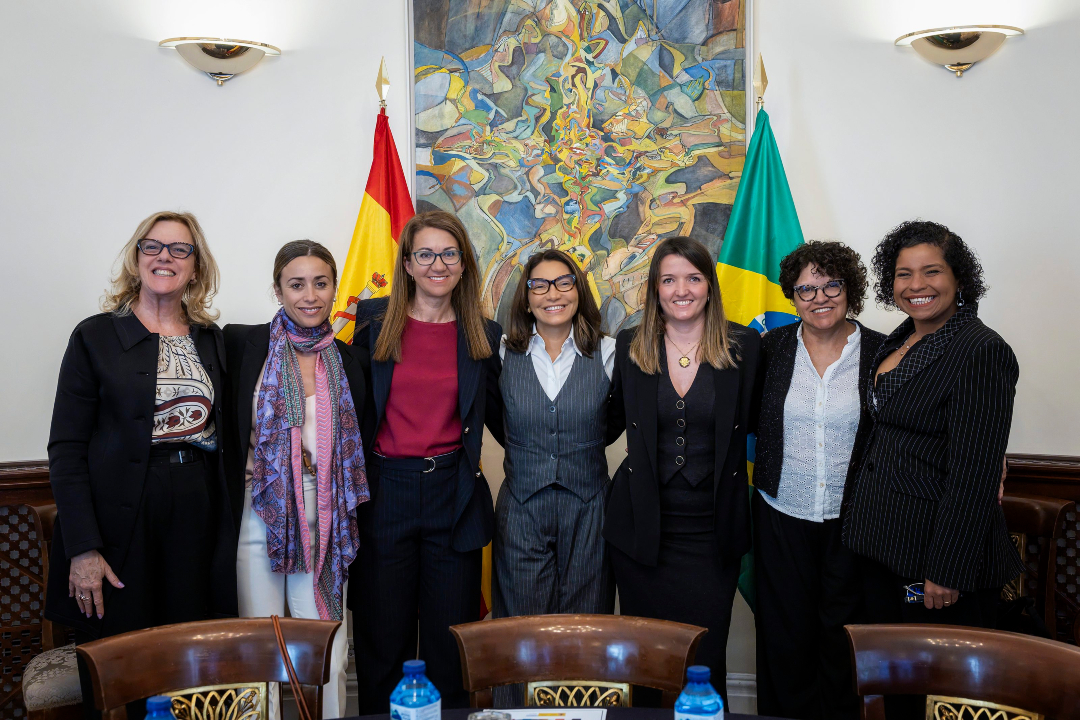interiorgob's tweet image. 🇪🇸🇧🇷 Grande-Marlaska recibe a una delegación de la República Federativa de #Brasil encabezada por la primera dama, Rosângela da Silva.

➡️ Posteriormente se han reunido con responsables de #Viogén para conocer el sistema español de protección de víctimas de violencia de género.