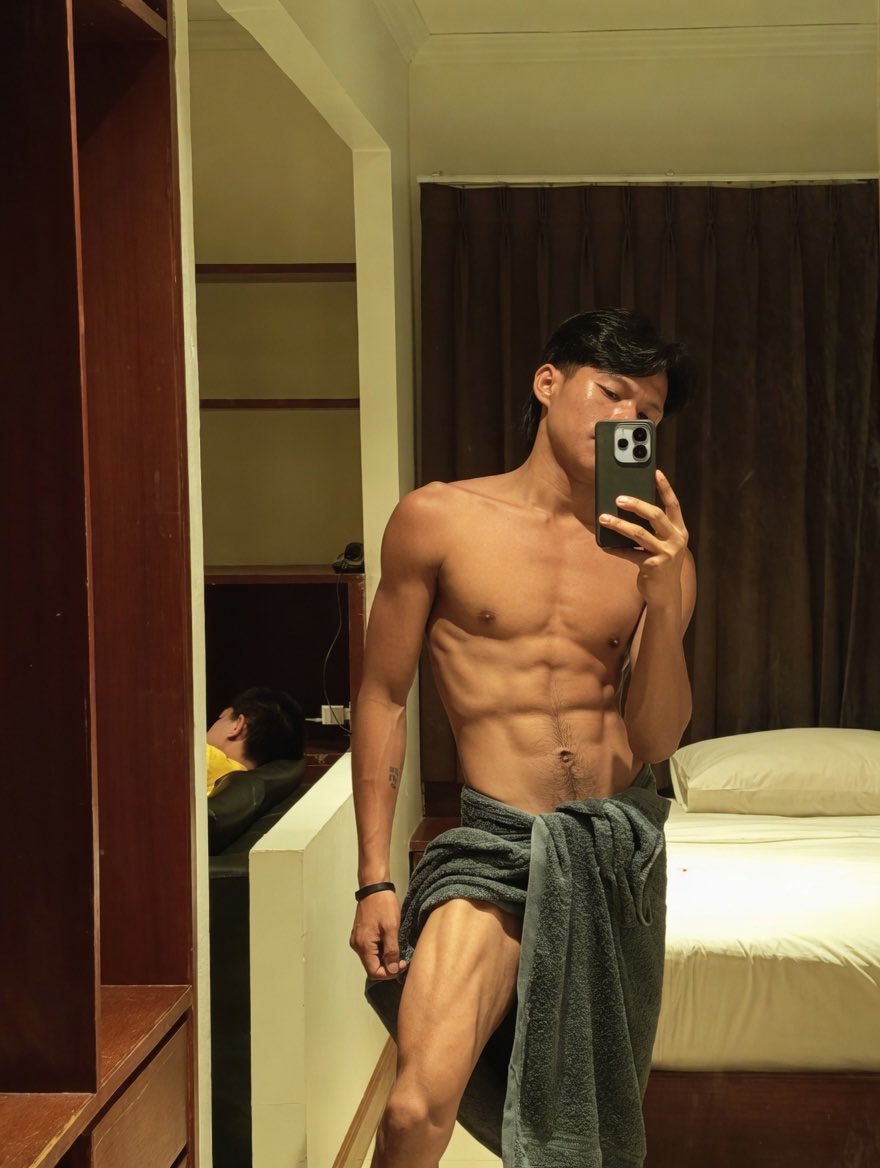 burmesebarberofficialx🇲🇲 tweet media