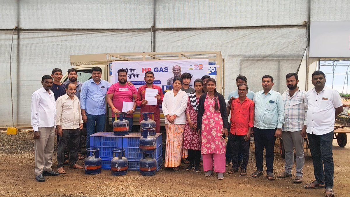 Rahul_Paatil's tweet photo. 5Kg Appu campaign by HPC Distributor ND NATURAL GAS CO at Laxminarayan Chiwda, Hadapsar
Ensuring easy access, convenience, and support for everyone.
#StayCalm #NoNeedToPanic #NoDocumentation #PuneLPGRO
@HardeepSPuri @PetroleumMin @neerajmittalias @HPCL https://t.co/iqlXKdIDz7
