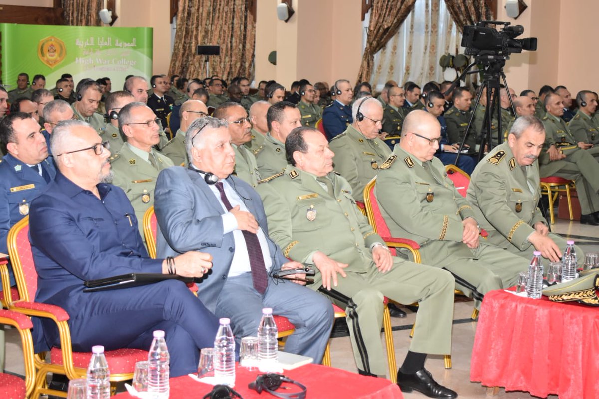 Bankole_Adeoye's tweet image. 📍 I had the distinct honour of delivering, today, a #lecture entitled:  “Mechanisms for Maintaining Peace, Security and Crisis Management within the @_AfricanUnion” at the High War College of 🇩🇿, to an audience of Senior Officers of the National People’s Army undergoing training