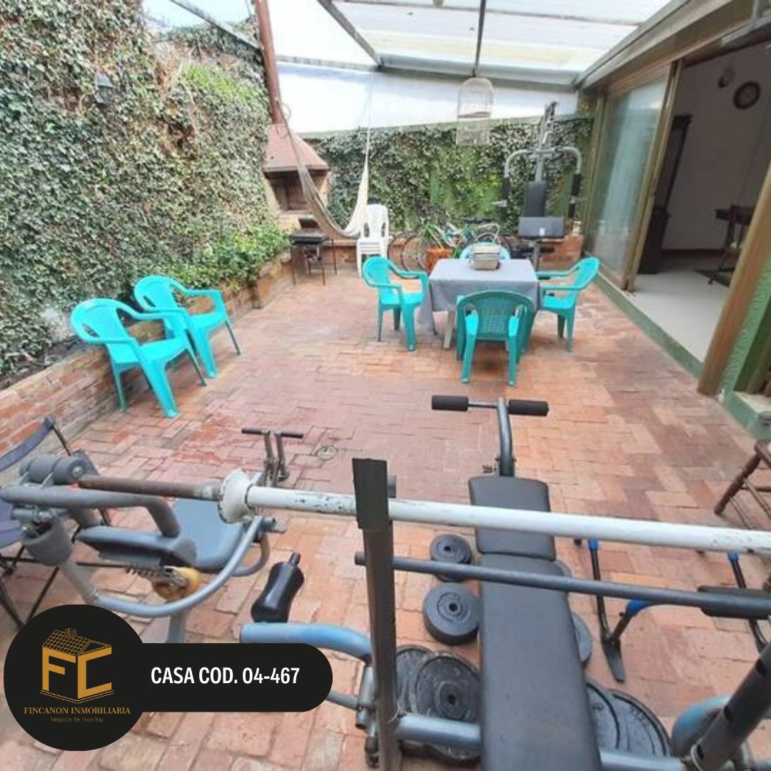 Fincanon_CIA's tweet image. CASA CD: 04-467

SE VENDE CASA DE DOS PLANTAS EN LA CALLE 94A # 65A - 20, BARRIO LOS ANDES, BOGOTÁ D.C., COLOMBIA.

⚫️ GARAJE (CAPACIDAD DE 3 CARROS)

⚫️ 6 ALCOBAS

⚫️ SALA

⚫️ COMEDOR

⚫️ CUARTO DE SERVICIO O DEPOSITO

⚫️ 3 BAÑOS

✅ AREA: 8 X 20

#CasaEnVenta #Propiedad