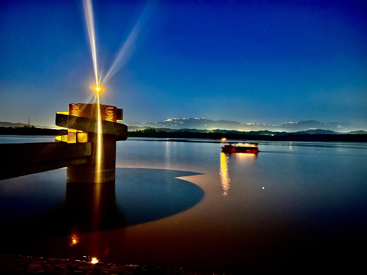 Wheat harvesting is at its peak. Stubble is being burned even now yet look at the AQI in Chandigarh &amp; nearby Punjab/Haryana, the air is still relatively clear.

This clearly shows one thing 👇
It’s not just about crops it’s about timing and weather.

In October–November, the same