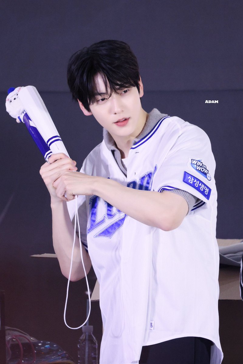 Adam_1205 tweet media