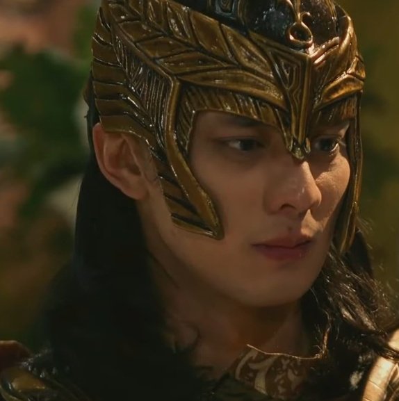 suahnasty's tweet image. dahil frozen ang livestream sa gma network, here's soldarius scrumptious lips 🤤🤤🥵🥵🥵#SanggreLabanSapiro