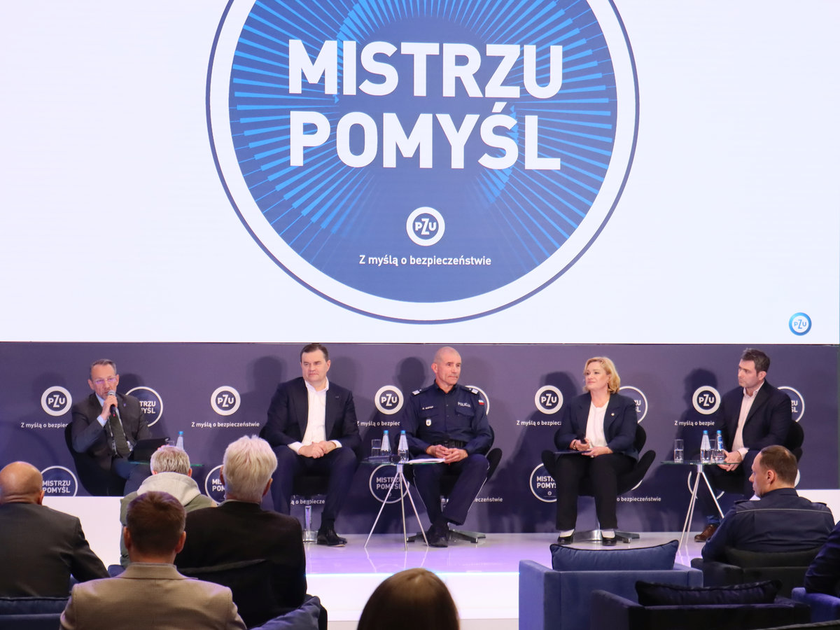 PolskaPolicja's tweet photo. 🚴‍♂️ Mistrzu, pomyśl! Bezpieczeństwo na drodze zależy od Ciebie.

Niezależnie od tego, czy wybierasz rower, hulajnogę elektryczną, skuter czy motocykl - na drodze nie jesteś sam. 

Polska Policja i @GrupaPZU startują z nową kampanią prewencyjną „Mistrzu, pomyśl”.

Celem kampanii jest wzrost świadomości zasad bezpiecznej jazdy wśród użytkowników jednośladów, promowanie odpowiedzialnych postaw, wzajemnego szacunku na drodze, a w konsekwencji zwiększenie bezpieczeństwa.

Dlaczego to takie ważne? Statystyki za lata 2023-2025 są alarmujące:

👉 Ponad 7800 wypadków spowodowanych przez użytkowników jednośladów.
👉 638 osób straciło życie.
👉 Liczba wypadków spowodowanych przez użytkowników hulajnóg elektrycznych wzrosła aż o 163%!

Często wydaje nam się, że "chwila nieuwagi" to nic takiego. Niestety, dane pokazują, że brawura, nadmierna prędkość i lekceważenie przepisów mają tragiczne skutki.

🗓️ Kampania potrwa do 17 maja.

Bądź mistrzem odpowiedzialności. Zanim ruszysz – pomyśl!

➡️Więcej o kampanii przeczytasz tutaj: https://t.co/LjV9tzR2Si