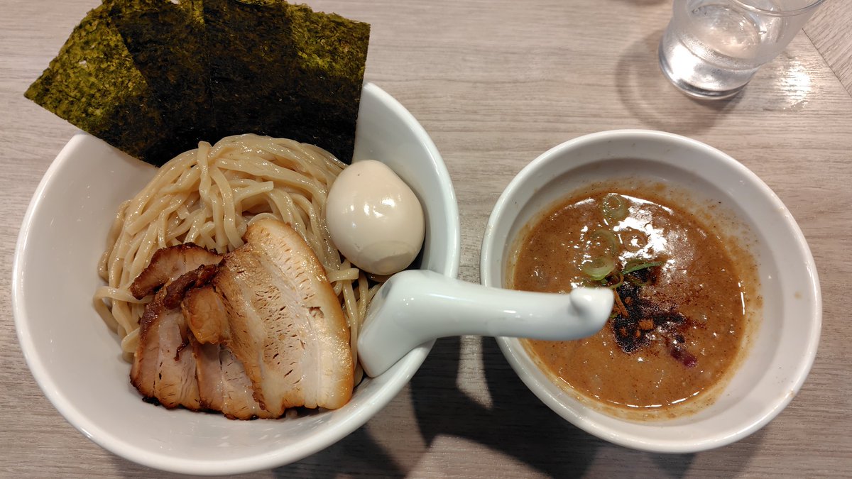 ももなんとか tweet media