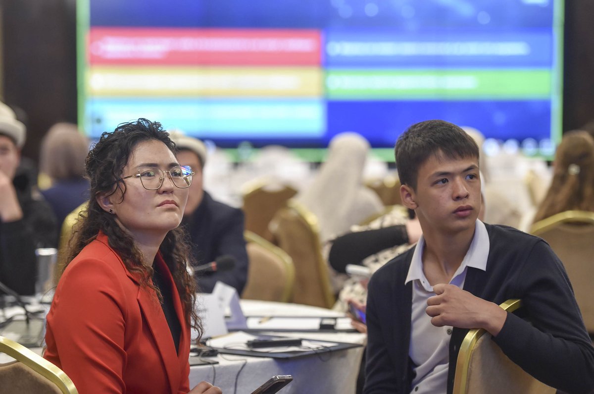 un_kyrgyzstan's tweet photo. Youth Voices =Stronger Communities! A new #PBF @UNPeacebuilding project by Cabinet of Ministers &amp; @UN_Kyrgyzstan empowers #youth to build trust &amp; strengthen social cohesion. Young people will gain skills &amp;opportunities for dialogue &amp; active participation across all areas of life. https://t.co/SMCveBg40R